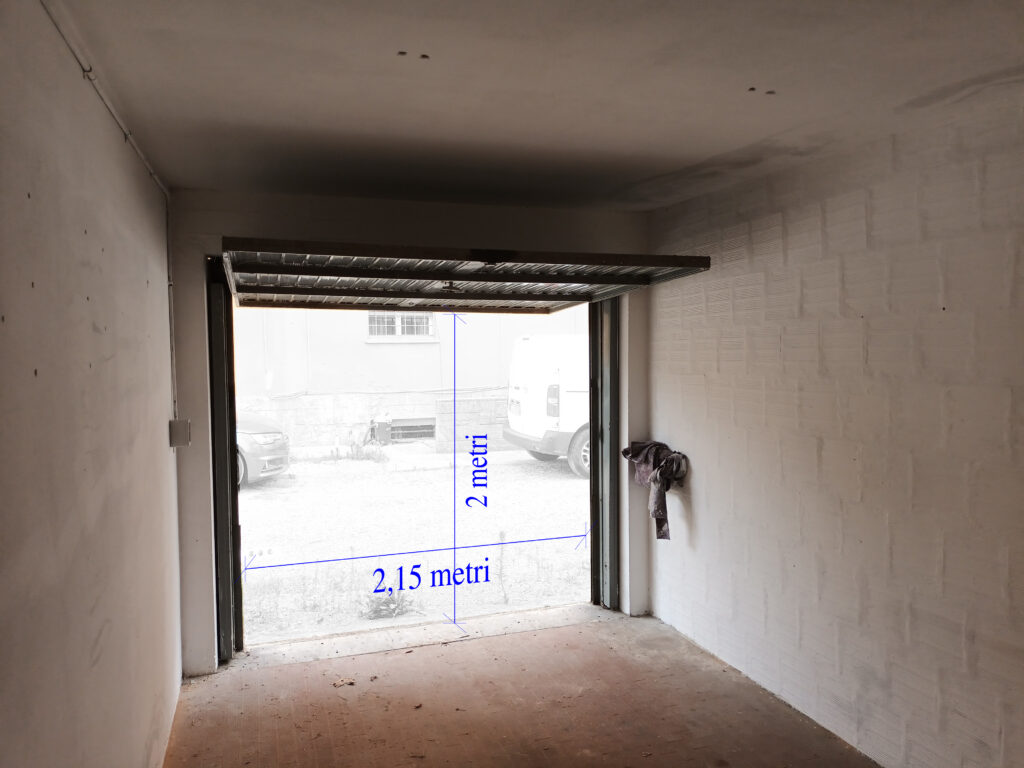 Garage in AFFITTO perfetto stato